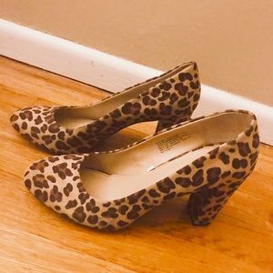 Leopard pumps